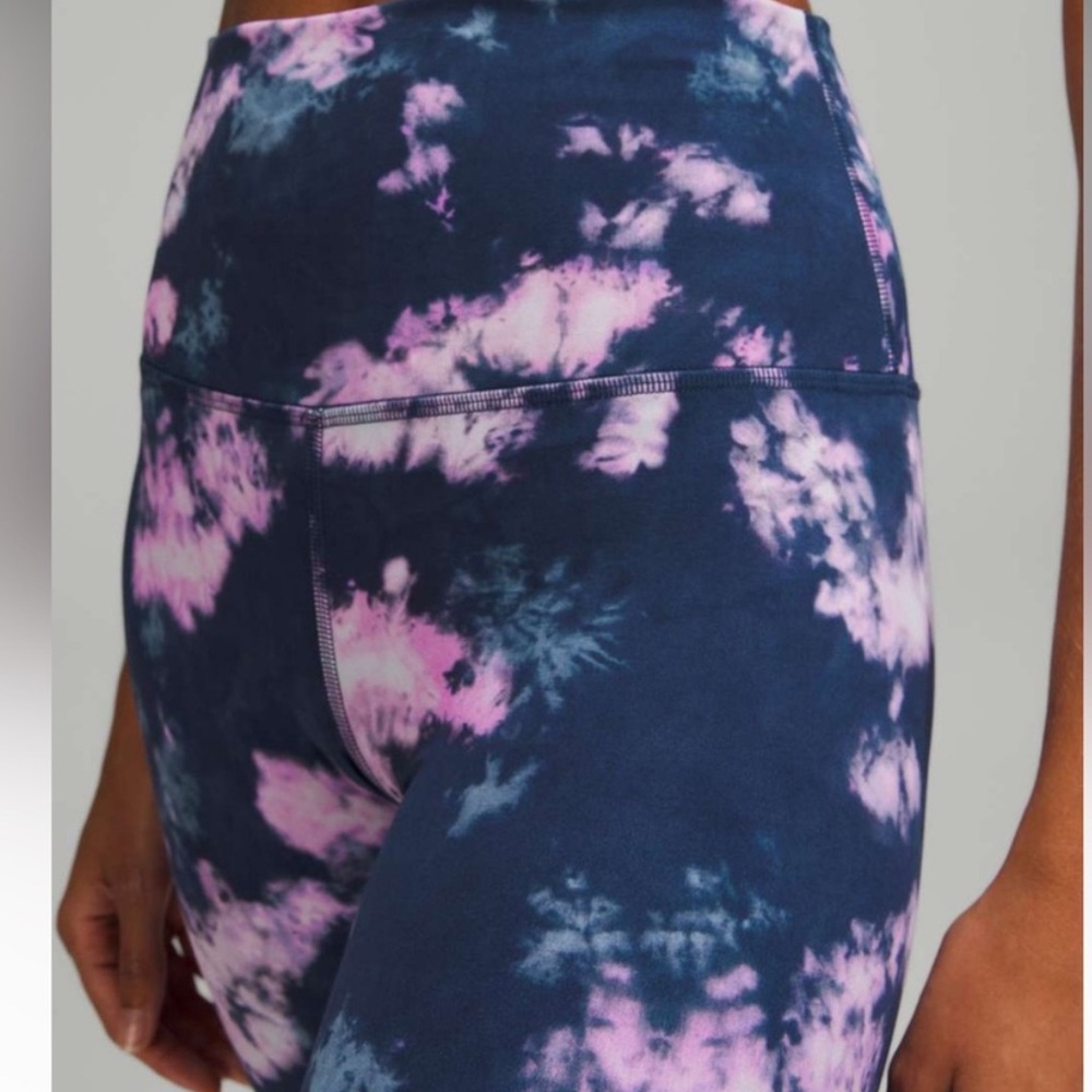 ✨🩷lululemon Align🩷✨EUC S10 High-Rise Pant 28" in Tie Dye Mineral Blue Multi. - Picture 3 of 8